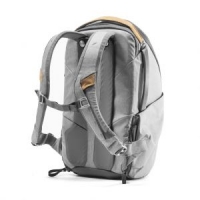 ryukzak-peak-design-everyday-backpack-zip-15l-ash-bedbz-15-as-2-fotofox.com.ua-3.jpg