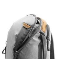 ryukzak-peak-design-everyday-backpack-zip-15l-ash-bedbz-15-as-2-fotofox.com.ua-6.jpg